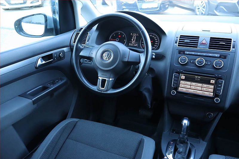 Volkswagen Touran (2013) 1.6 TDI, Automat, Serv.kniha - fotka 7 z 22