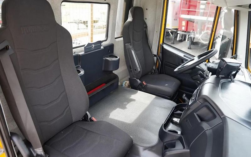 Iveco Stralis (2018) 420 8x4 odtahovka EURO 6 - fotka 22 z 23