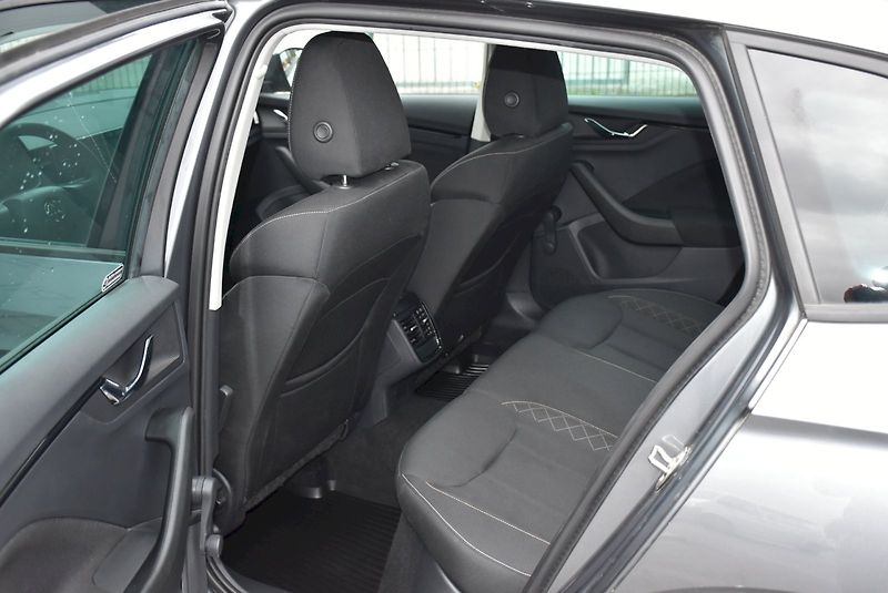 Škoda Scala (2022) AMB TS 81/1.0 M6F - fotka 8 z 20