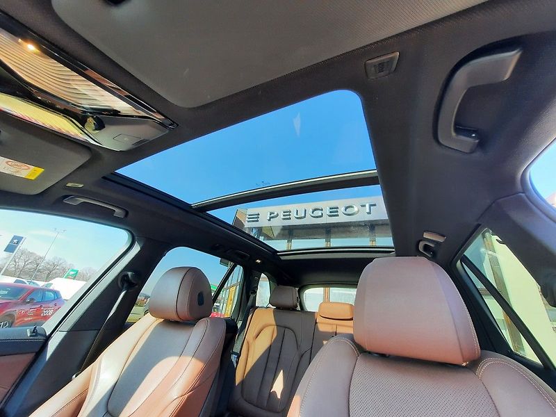 BMW X5 xDrive30D 286k - fotka 12 z 27