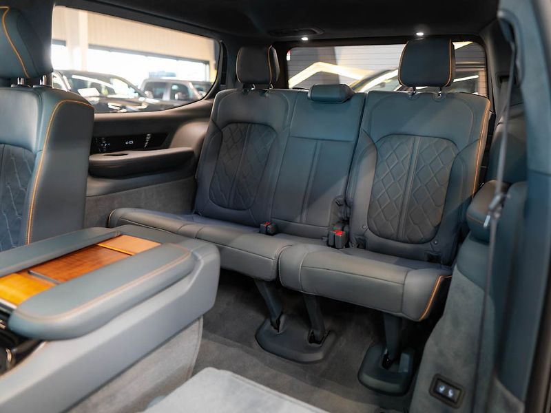 Jeep Grand Wagoneer (2022) 6.4 V8 HEMI Series III, masáže - fotka 36 z 41