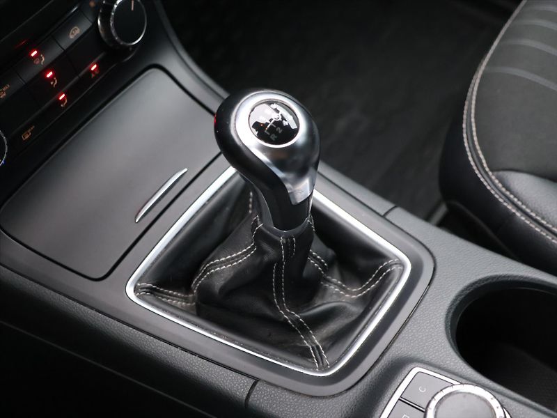 Mercedes-Benz Třídy B 1,6 200i 138kW Navi Xenon - fotka 27 z 37