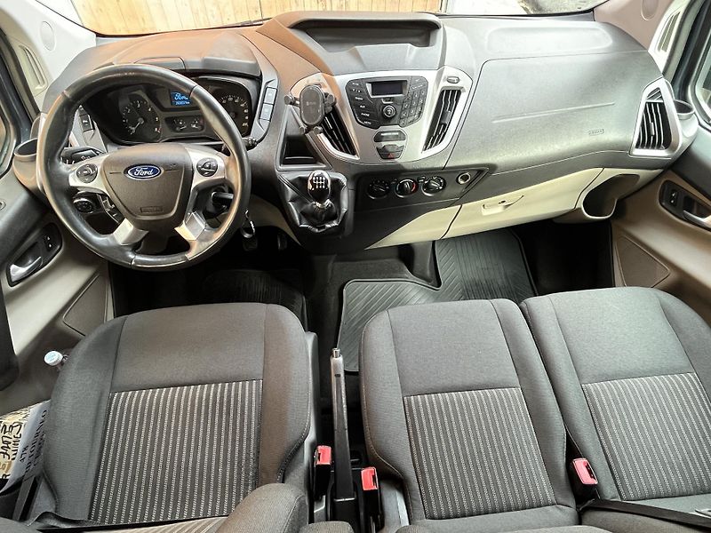 Ford Tourneo Custom (2014) 2,2TDCi 9míst PO VELKÉM SERVIS - fotka 11 z 21
