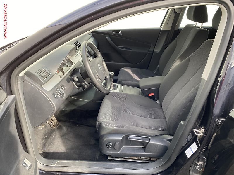 Volkswagen Passat (2009) 1.4 TSi, Comfortline - fotka 9 z 17