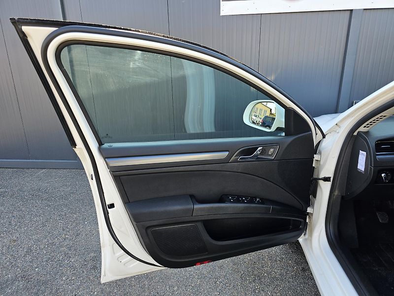 Škoda Superb 1.4 TSI 92 kW,TAŽNÉ,SERVISKA - fotka 16 z 50