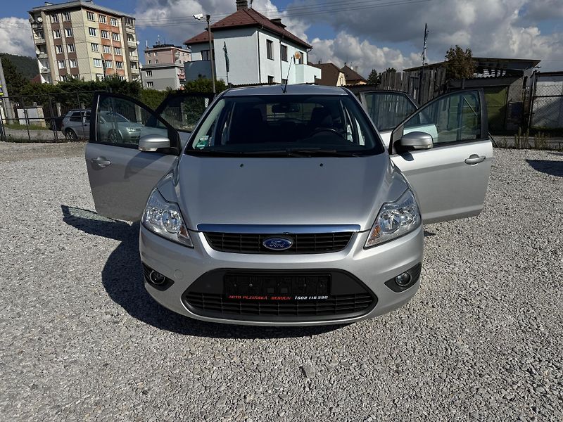 Ford Focus (2010) 1.6-16V,rezervace  - fotka 7 z 28