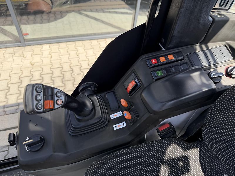 Wacker (2021) WL 28 TOP STAV! - fotka 9 z 18