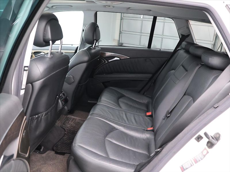 Mercedes-Benz Třídy E 3,2 E320 165kW AMG Paket - fotka 14 z 28