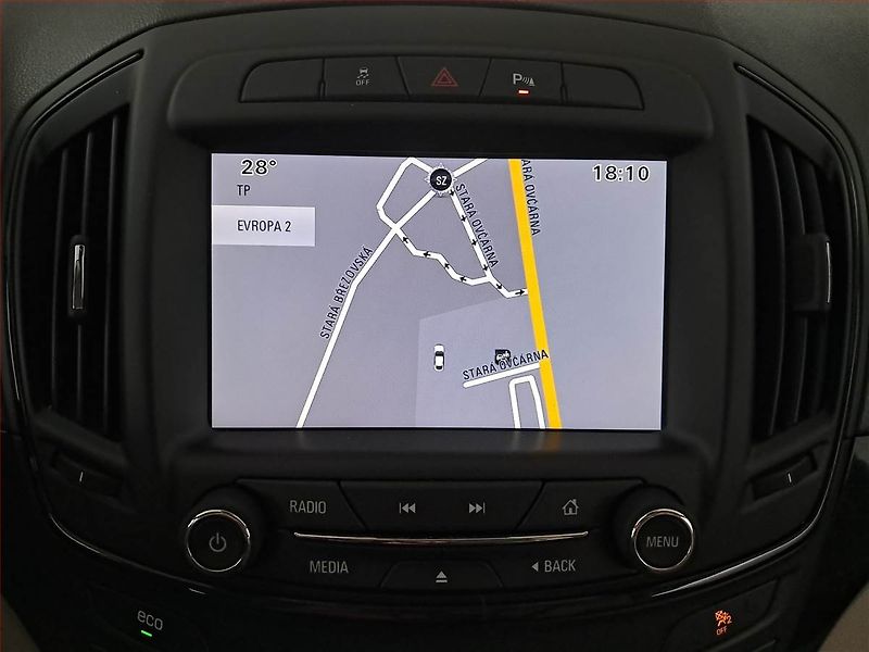 Opel Insignia (2015) 2.0 CDTI, Navi, Xenony - fotka 13 z 17