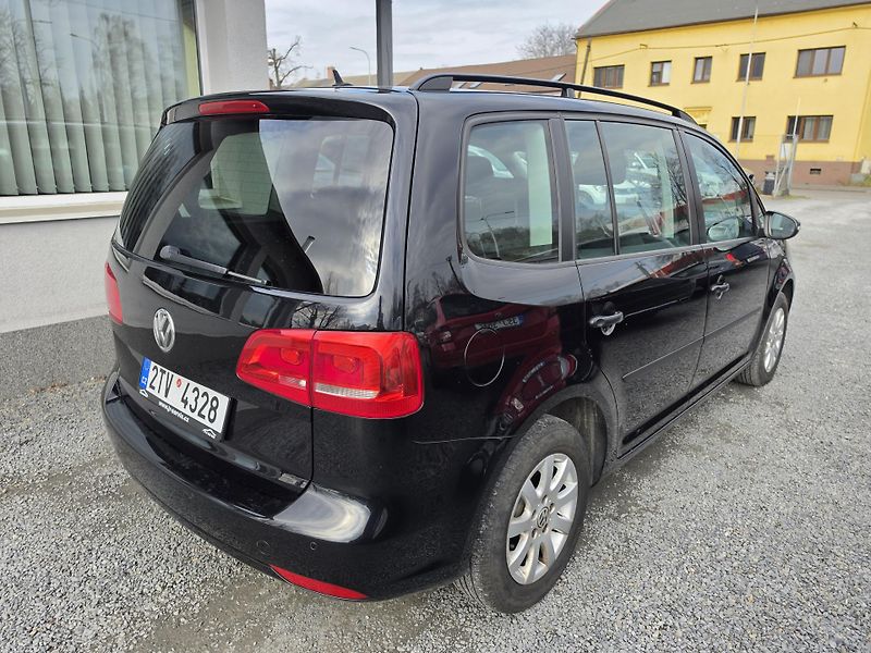 Volkswagen Touran 1.6 TDI 7MIST DSG  - fotka 4 z 17