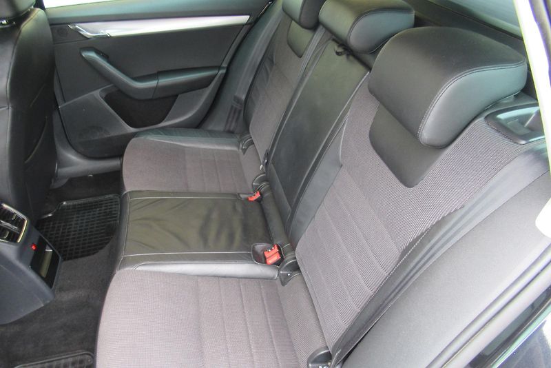 Škoda Octavia 2.0 TDi AUT. KLIMA SADA KOL - fotka 16 z 21