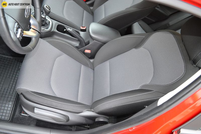Hyundai i30 1.0T-GDI COMFORT ALU16 - fotka 19 z 48