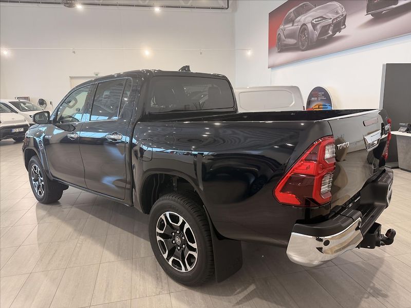 Toyota Hilux (2025) 2,8 Double Cab Executive  2.8L - fotka 3 z 11
