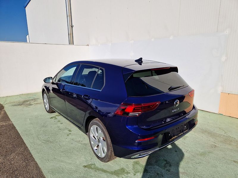 Volkswagen Golf Style 1.5 TSI - fotka 4 z 36