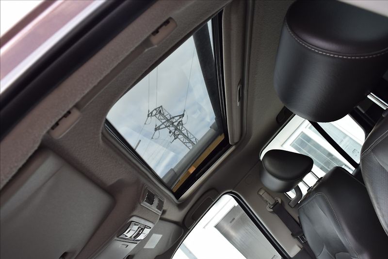 Nissan Navara 3,0 dCi V6 170KW TAŽNÉ 4X4 ALU - fotka 25 z 45