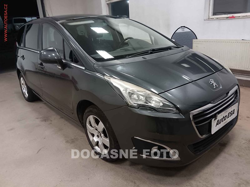 Peugeot 5008 (2015) 1.6 HDi, 1.maj,ČR, Allure - fotka 1 z 3