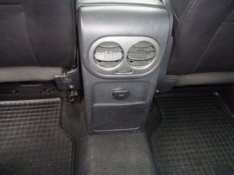 Volkswagen Tiguan 2,0 - fotka 17 z 21