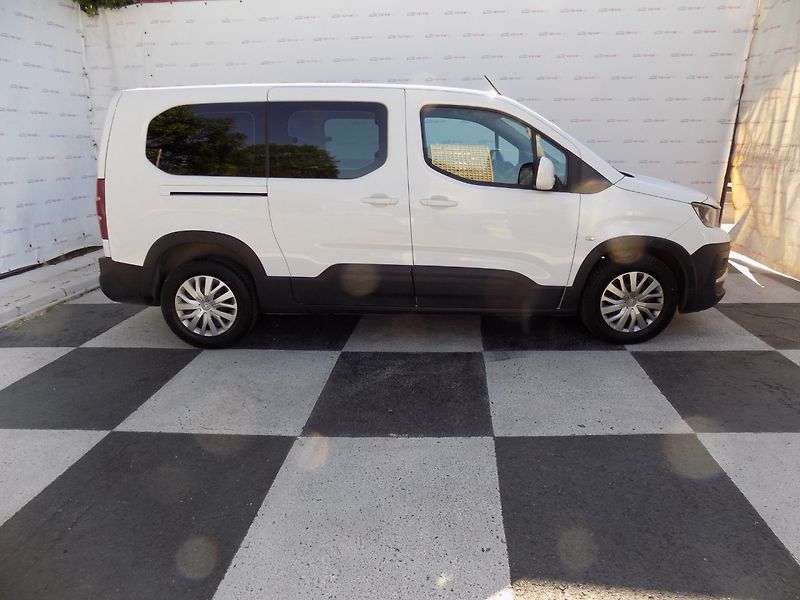 Peugeot Rifter (2021) 1.5HDi/L2H1/klimatizace/ČR/ - fotka 6 z 34