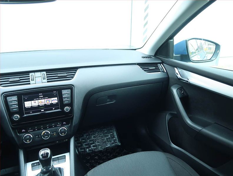 Ford Ranger (2017) Limited 2.2 TDCi - fotka 8 z 18