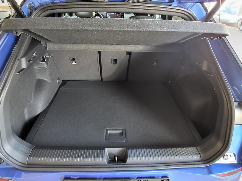 Volkswagen T-Roc (2026) R-Line 1,5 eTSI 110kW 7DSG - fotka 21 z 25