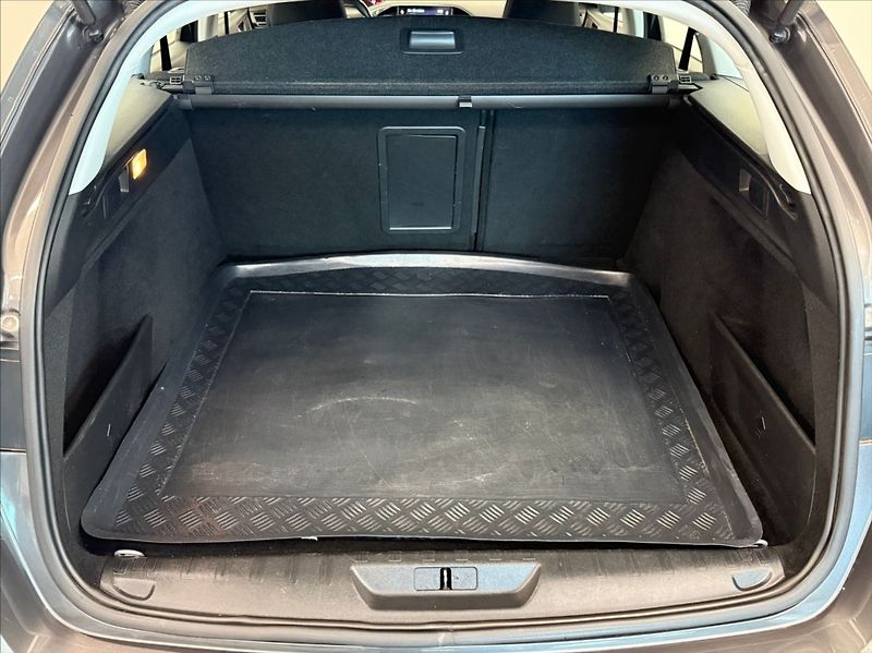 Peugeot 308 1,6 blueHDI nová STK - fotka 11 z 15