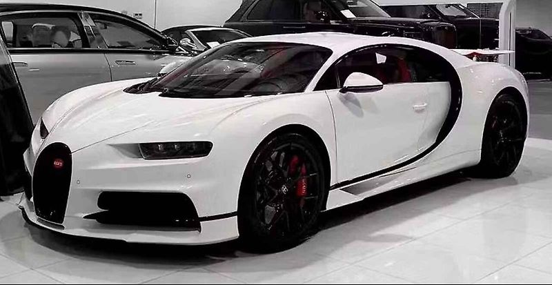 Bugatti na portálů TipCars.