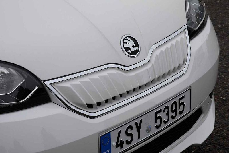 Superb iV při jízdě v elektrickém režimu