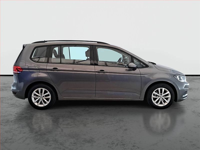Volkswagen Touran (2015) 2.0 TDI, Navi, Park. senzory - fotka 6 z 15