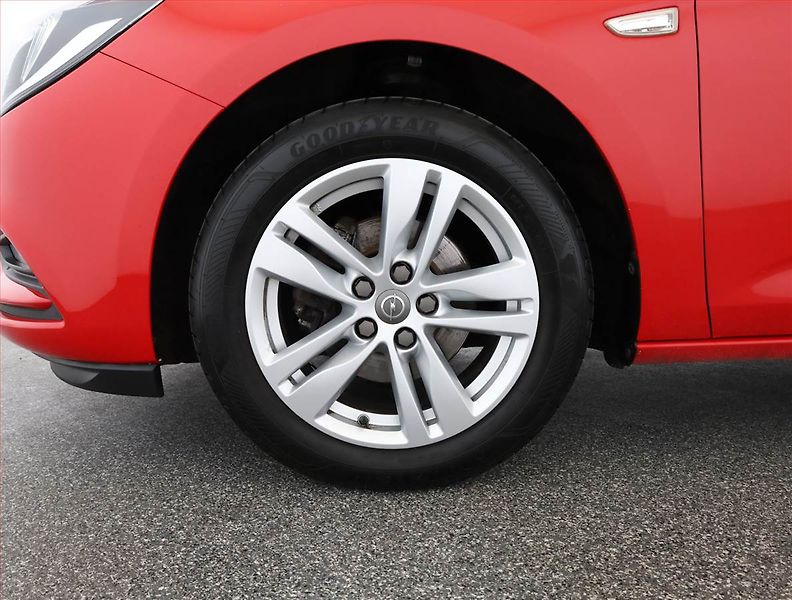 Opel Astra (2018) 1.6 CDTI, Serv.kniha, Tempomat - fotka 18 z 18
