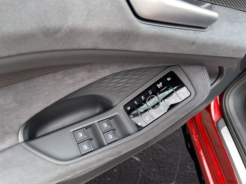 Audi A6 TDI q S-Line Tech+ Alcantara - fotka 5 z 12
