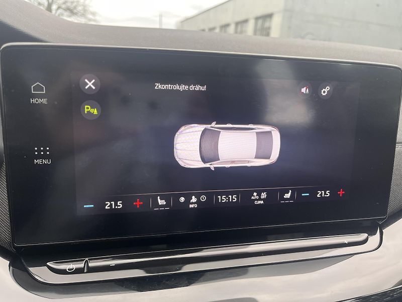 Škoda Octavia 2.0 TDI DSG Style, 1.majitel - fotka 19 z 29