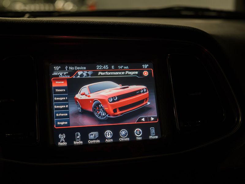 Dodge Challenger SRT HELLCAT 6.2 V8 | 527 kW  - fotka 37 z 56