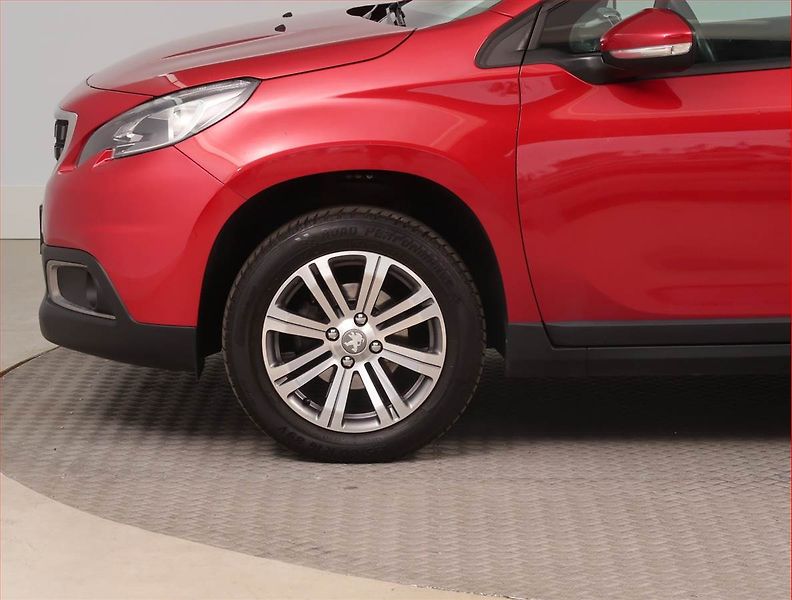 Peugeot 2008 (2018) 1.2 PureTech, ČR,1.maj - fotka 14 z 15