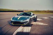 Aston Martin Vantage AMR má standardně manuální převodovku a karbonové brzdy