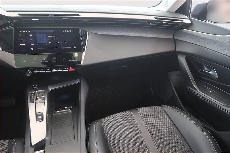 Peugeot 308 (2022) Allure Hybrid 180, Automat - fotka 8 z 21