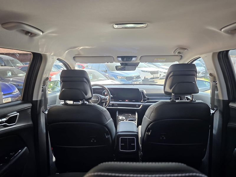 Kia Sportage 1.6-HEV-V ZÁRUCE-NÍZKÉ KM - fotka 22 z 44