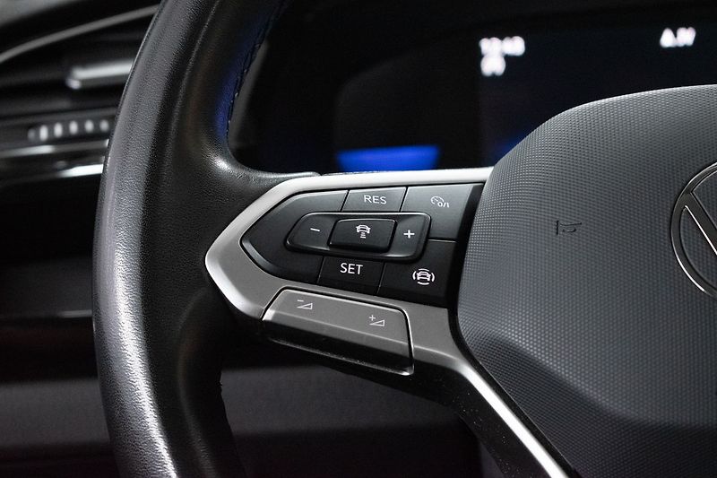 Volkswagen Touran 2.0TDI TAŽNÉ*WEBASTO*DPH*ČR 1M - fotka 22 z 51