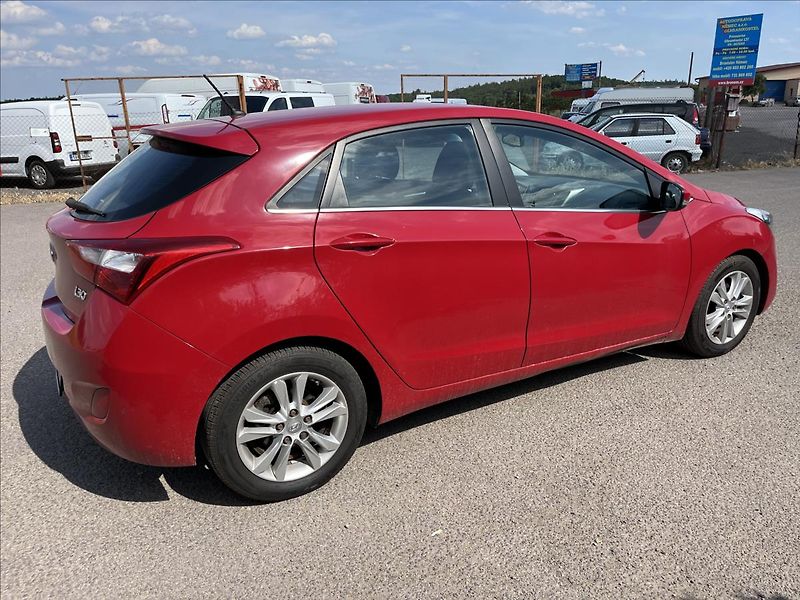 Hyundai i30 1,6 CRDi ČR ALU KAMERA 2x KOLA - fotka 5 z 32