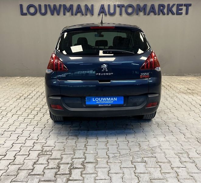 Peugeot 3008 ALLURE 1.2 PureTech - fotka 13 z 15