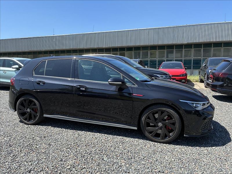 Volkswagen Golf 2,0 TSI 180 KW GTI - fotka 6 z 27