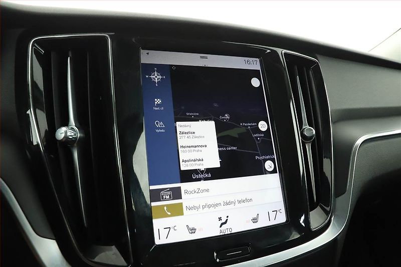 Volvo V60 (2020) D3 2.0, Kůže, Navi, Tempomat - fotka 9 z 16