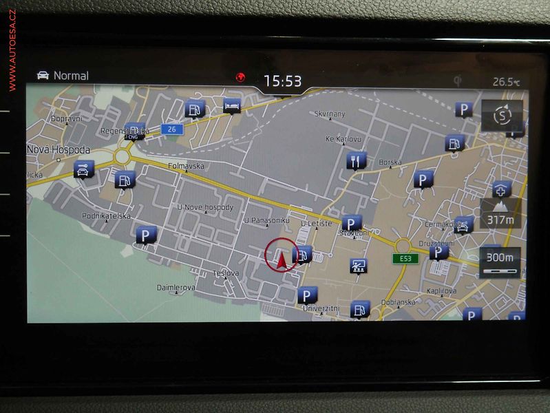 Škoda Karoq (2019) 1.6 TDi, Style, LED, navi - fotka 18 z 23