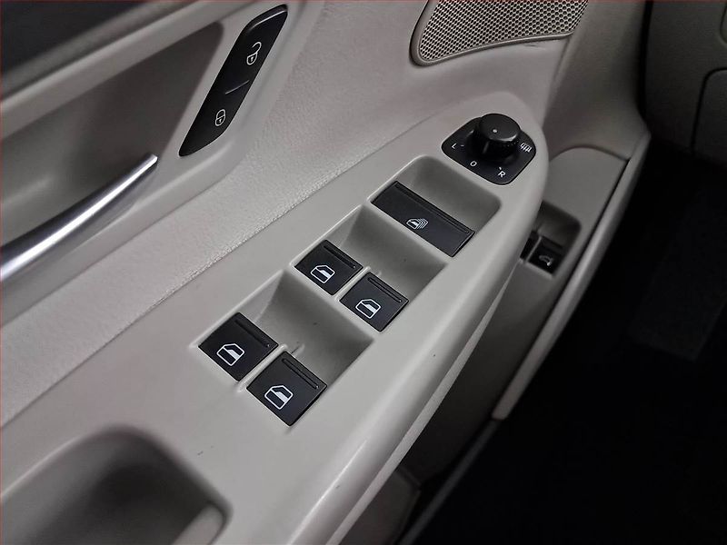 Volkswagen EOS (2008) 1.4 TSI, Tempomat - fotka 18 z 20