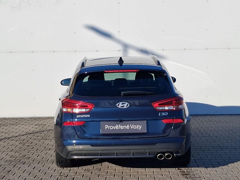 Hyundai i30 1.5 T-GDI MHEV DCT N-Line - fotka 9 z 25