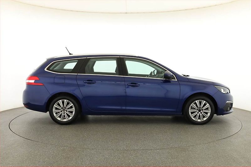 Peugeot 308 (2018) 2.0 BlueHDi, Automat - fotka 6 z 16