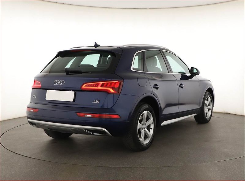 Audi Q5 (2017) basis 2.0 TDI, 4X4, Automat - fotka 5 z 27