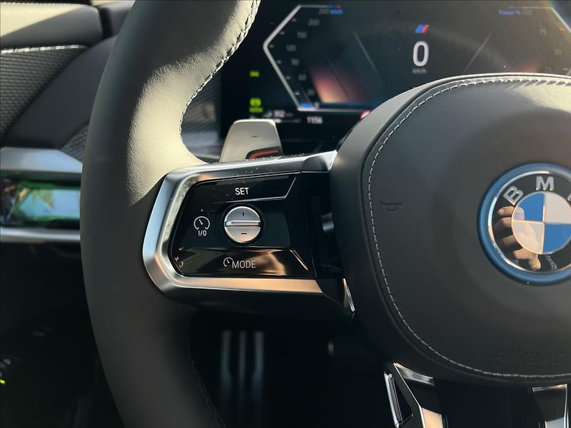 BMW Řada 7 750e Msport Pro xDrive - fotka 15 z 43
