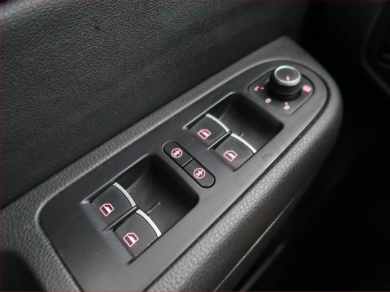 Seat Alhambra (2016) 2.0 TDI, 4X4, 7 míst, Kůže - fotka 16 z 25