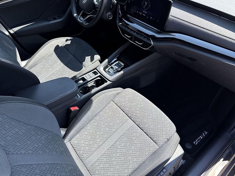 Škoda Octavia (2024) Combi 2.0 TDI 4x4 DSG Style - fotka 9 z 35