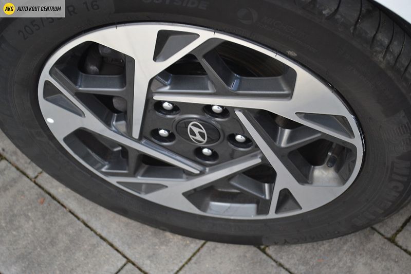 Hyundai i30 WG 1,5I MT SMART FAMILY NAVI - fotka 37 z 43